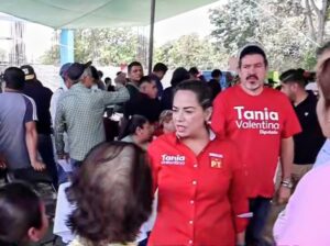 Tania Valentina acerca trámites vehiculares a comunidades alejadas  La diputada y coordinadora del Grupo Parlamentario del Partido del Trabajo, Tania Valentina Rodríguez Ruiz, continúa llevando beneficios con el Módulo Itinerante de Movilidad y Transporte, priorizando que los servicios lleguen a las comunidades más lejanas