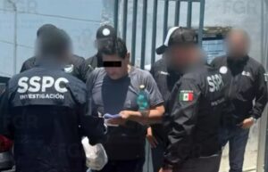 ️ Prisión preventiva contra alcalde de Cuautla   El juez de control dictó prisión preventiva oficiosa a Jesús Corona Damián, presidente municipal de Cuautla, detenido el 30 de mayo en Acapulco durante el Operativo Enjambre