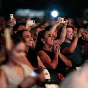 Arena Teques abre nueva etapa para el turismo de entretenimiento incluyente en Morelos  El concierto de Sin Bandera reunió a visitantes y público local en Tequesquitengo, fortaleciendo la actividad turística, cultural y económica de la región sur del estado