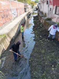 ¡Continúa Jiutepec con la limpieza de barrancas!  El Ayuntamiento de Jiutepec a través del Comité de Contingencias, continúa con la limpieza de las barrancas del municipio para disminuir el riesgo de inundaciones