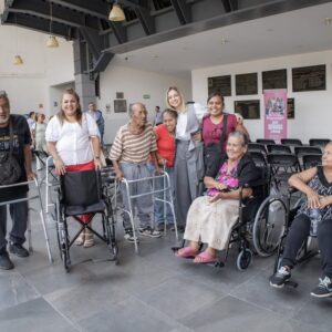 Apoyo a la movilidad en Cuernavaca    La diputada Andrea Gordillo Vega entregó de manera gratuita 90 aparatos funcionales, entre ellos 35 sillas de ruedas, muletas, bastones y andaderas, beneficiando a habitantes de diversas colonias de la capital