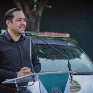 ‍️ Temixco presenta a su nuevo Director de Seguridad Pública  El presidente municipal Israel Piña Labra presentó al Capitán Segundo en retiro Hermenegildo Héctor López Hernández como nuevo titular de la Dirección de Seguridad Pública Municipal