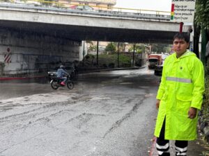 Protección Civil Temixco mantiene monitoreo permanente ante lluvias  La Dirección de Protección Civil del Ayuntamiento de Temixco informó que, tras las precipitaciones registradas en las últimas horas, se realizaron recorridos de supervisión en distintos puntos del municipio
