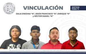 La Fiscalía Especializada para la Investigación y Persecución del Delito de Feminicidio obtuvo auto de vinculación a proceso contra Héctor Daniel “N”, Jesús Francisco “N”, Dalia Enedina “N” y Enrique “N”, por su presunta responsabilidad en el homicidio y asalto a cuentahabientes ocurrido en una sucursal bancaria de Cuernavaca