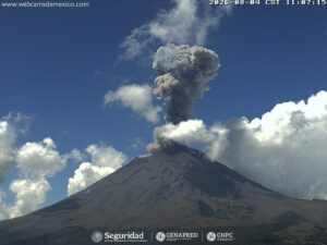 Reportan 44 exhalaciones del Popocatépetl en las últimas 24 horas ️  La Protección Civil de Morelos e información del Cenapred reportan que la actividad del volcán registró vapor de agua, gases y ceniza, con dispersión hacia el oeste del cráter