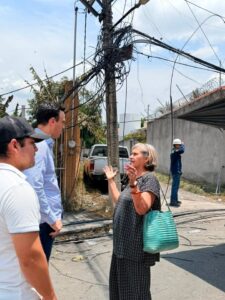 ¡APOYO A AFECTADOS POR EXPLOSIÓN DE PIPA EN LAS GRANJAS!   Tres casas fueron declaradas inhabitales y varios comercios registraron pérdida total tras la explosión de una pipa de gas en la calle Francisco Villa de la colonia Las Granjas, en Cuernavaca