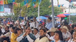 Brilla el arte textil de Hueyapan en la Pasarela de Gabanes y Rebozos   En el marco de la Feria Patronal de Santo Domingo de Guzmán, el municipio indígena celebró la cuarta edición de la Pasarela de Gabanes y Rebozos, un evento que consolidó su herencia textil como uno de los principales referentes del turismo cultural y comunitario en Morelos