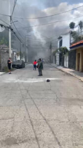 Reportan explosión en la colonia Las Granjas, Cuernavaca  A través de redes sociales se reportan versiones sobre una fuerte explosión en la colonia Las Granjas, Cuernavaca