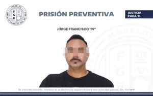 ️ Juez impone prisión preventiva a Jorge Francisco “N” por feminicidio en grado de tentativa  En audiencia inicial en la Ciudad Judicial de Atlacholoaya, Xochitepec, un juez de control validó los elementos probatorios del Ministerio Público e impuso prisión preventiva oficiosa a Jorge Francisco “N”, imputado por feminicidio agravado en grado de tentativa contra su ex esposa, en hechos ocurridos en Cuernavaca