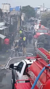 ACTUALIZACIÓN: explosión de pipa de gas en Las Granjas, Cuernavaca  Aumenta el saldo del siniestro:   21 personas lesionadas (6 de gravedad)  3 vehículos afectados  2 casas habitación  1 taller de cantera  2 lotes baldíos  Los cuerpos de emergencia continúan trabajando en la zona de manera coordinada