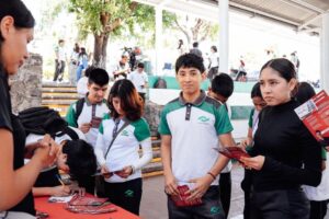 Conalep Morelos instala Red de Egresados  En el plantel Temixco, graduados compartieron experiencias con 200 estudiantes y se presentó la nueva red para impulsar su desarrollo profesional
