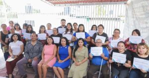 Desde el Centro LIBRE para las Mujeres de Xochitepec siguen las actividades para que más mujeres aprendan y generen ingresos:  ️ 30 personas tomaron el taller de inglés: saludos, números, colores, el verbo to be y conversaciones de todos los días