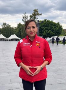 La diputada Tania Valentina Rodríguez Ruiz (@TValentinaRR), coordinadora del Grupo Parlamentario del PT (@PTMorelos), se reunió el 5 de octubre con el diputado federal Reginaldo Sandoval Flores, coordinador de los diputados federales del PT   Le planteó que Morelos reciba más recursos en el Paquete Económico 2027 para cinco rubros:  ️ Seguridad ️ Infraestructura carretera  Campo  Salud  Educación  Dijo que seguirá la gestión con las representaciones federales para que Morelos sea tomado en cuenta en el presupuesto