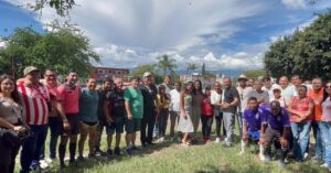 ‍️ Anuncian rehabilitación de la unidad deportiva en la colonia San Francisco Texcalpan ️  El diputado local @RafaReyesI sostuvo una reunión con vecinos y deportistas de Jiutepec  para informar sobre la obra de mantenimiento y conservación que se llevará a cabo en el espacio deportivo de San Francisco Texcalpan