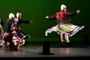 QWERIN, del coreógrafo y director galés Osian Meilir, se presentó en el Teatro Ocampo, en Cuernavaca, en la cuarta fecha del 54